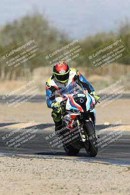 media/Jan-15-2026-Racers Edge (Thu) [[dfebeb70ab]]/2-A Group/Session 5 Turn 2/